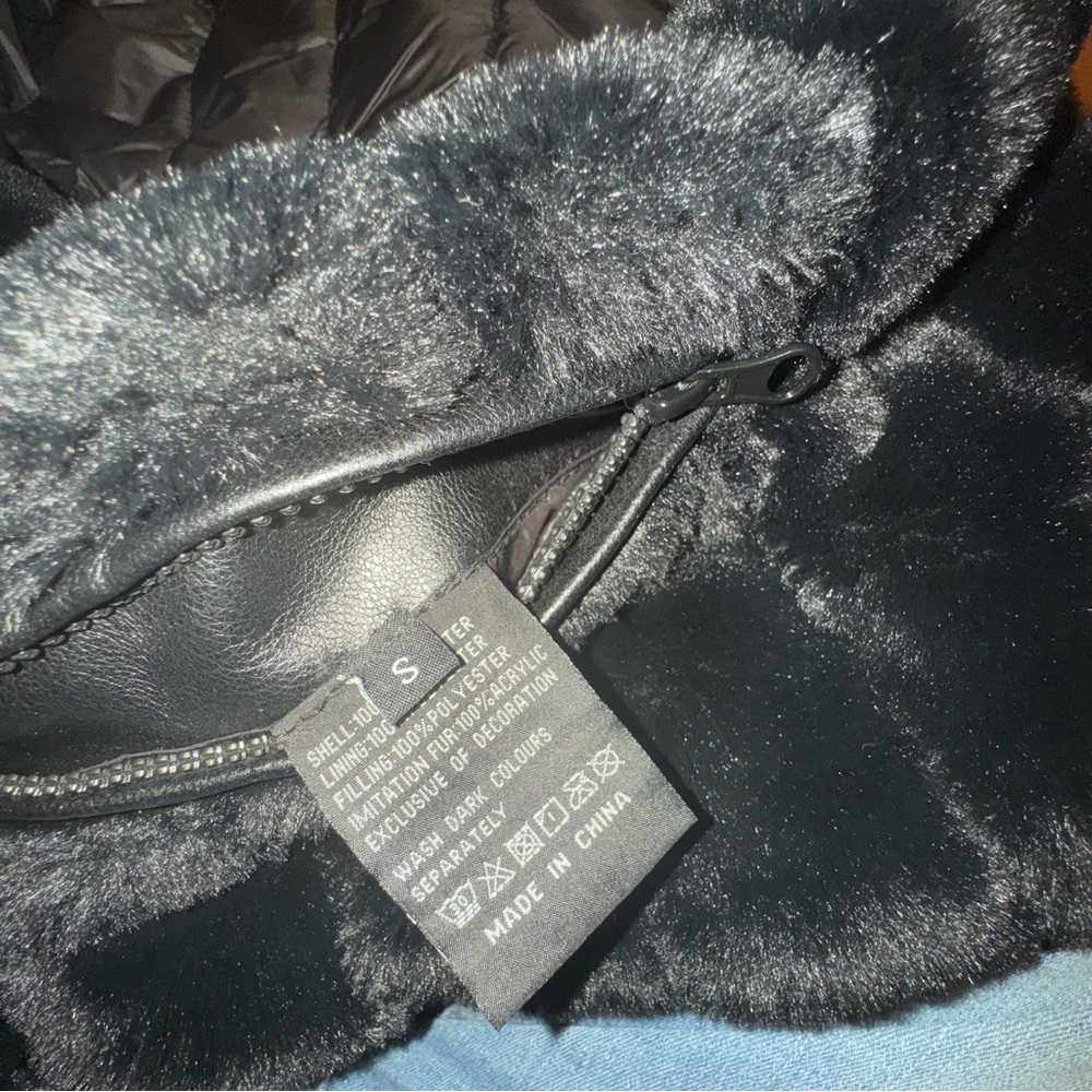 Reversible puffer coat with faux fur - Picture 7 of 8